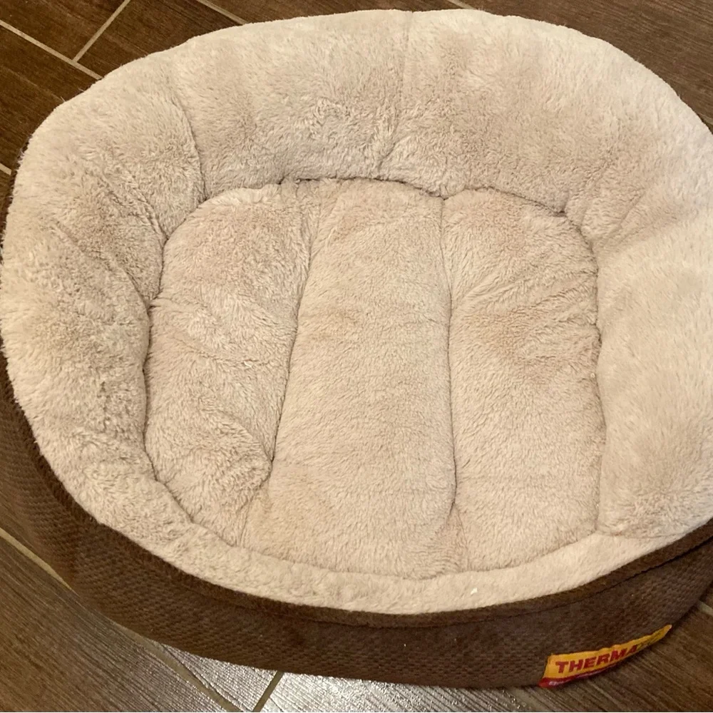 Cozy Cream Pet Bed Very Soft and Warm